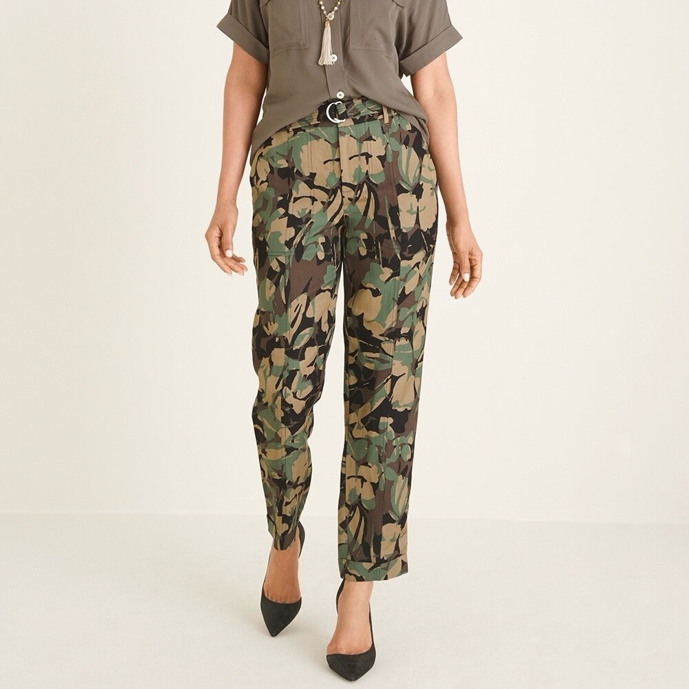 NWT CHICOS Camo Floral Utility Ankle Pant Casual Self Belt Black Green 6 New